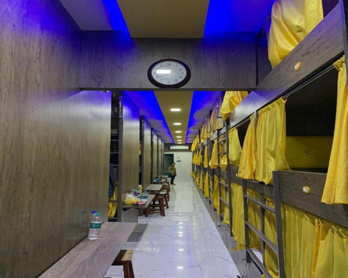 Neenava Dormitory Mumbai Exterior photo